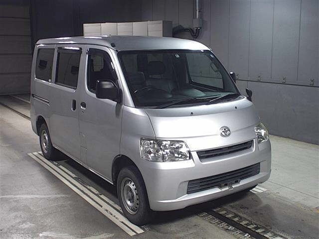 2438 Toyota Town ace van S412M 2018 г. (JU Gifu)